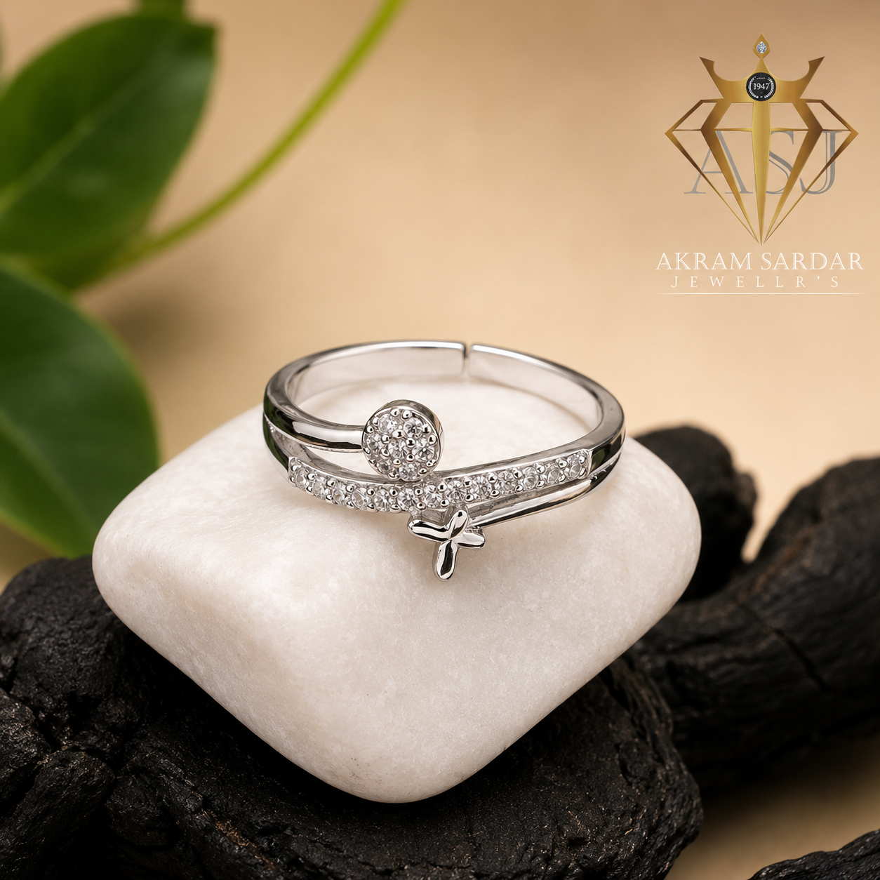 Papillon Spark Ring