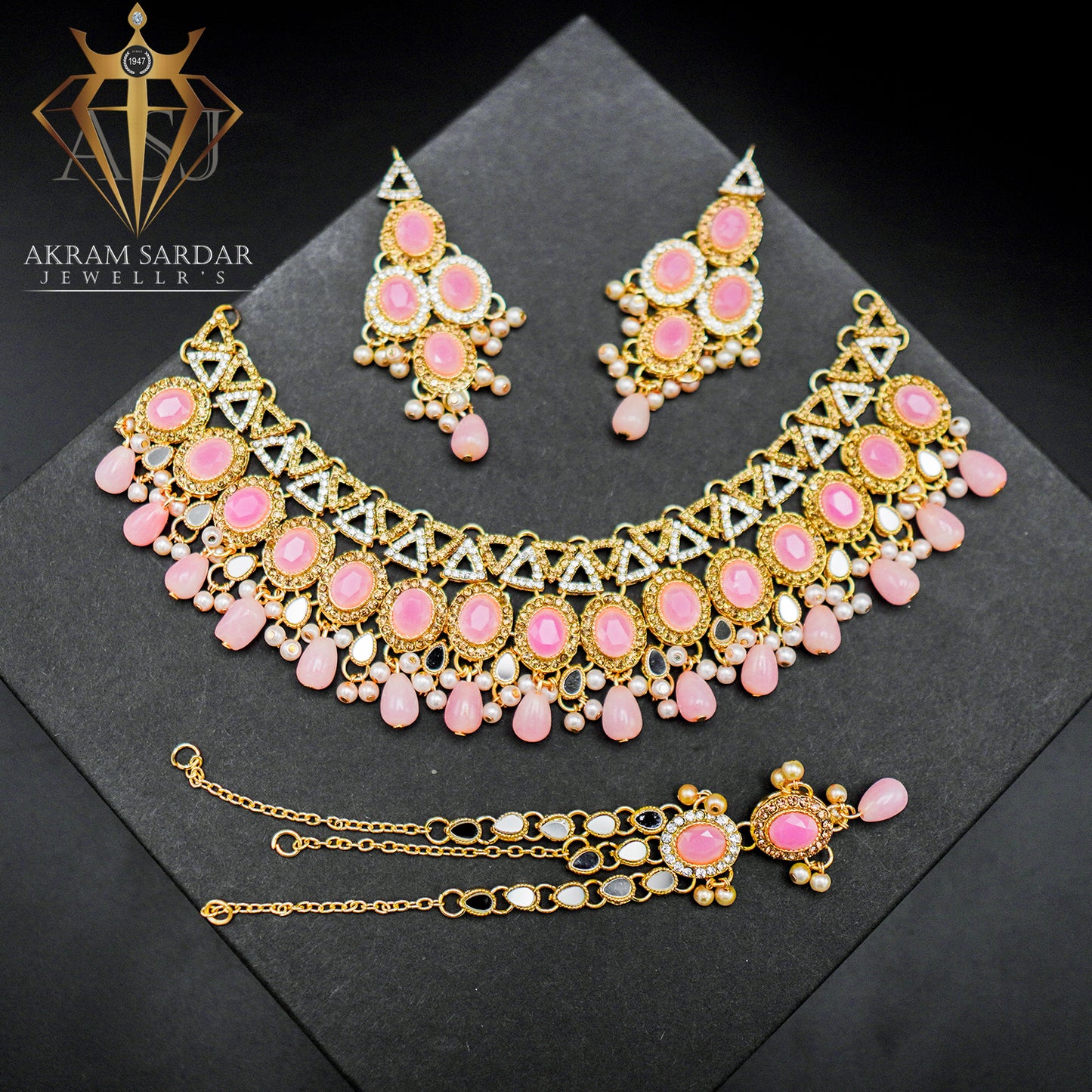 Resham Kundan Necklace Set – Where Tradition Meets Timeless Elegance