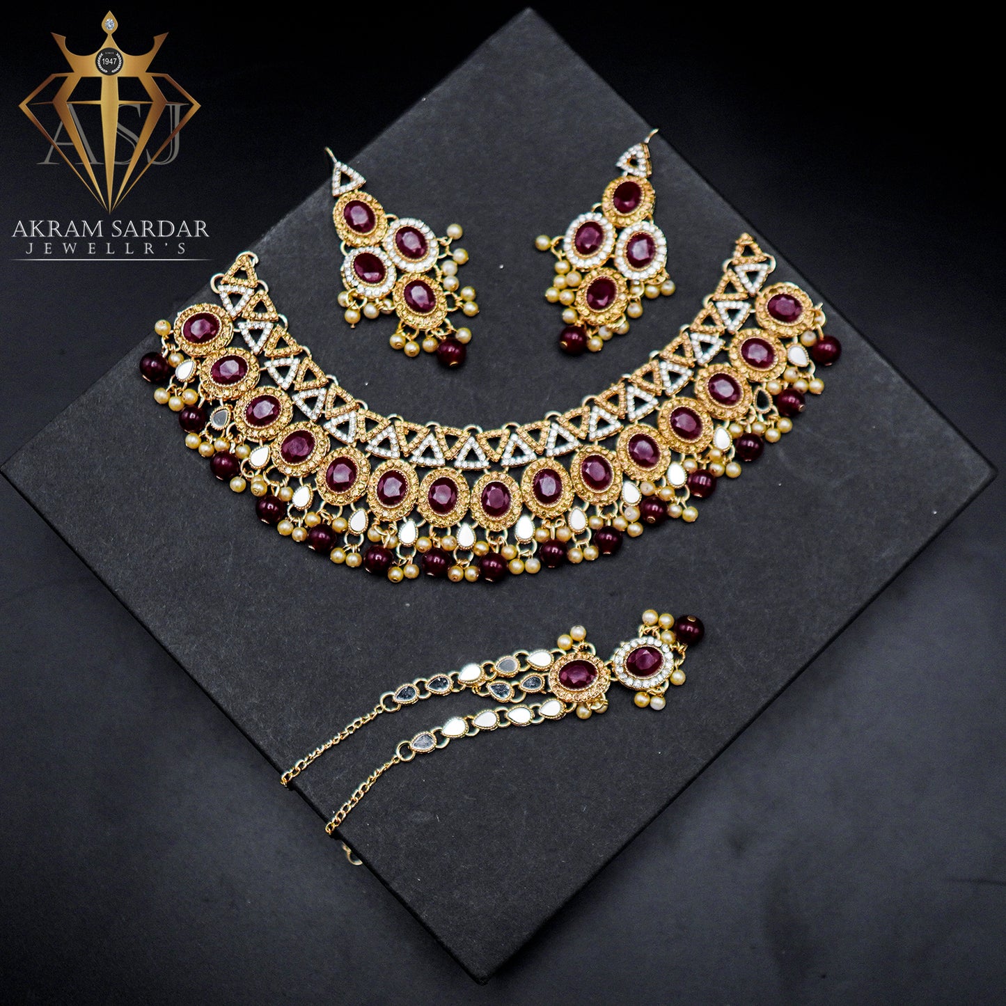 Resham Kundan Necklace Set – Where Tradition Meets Timeless Elegance