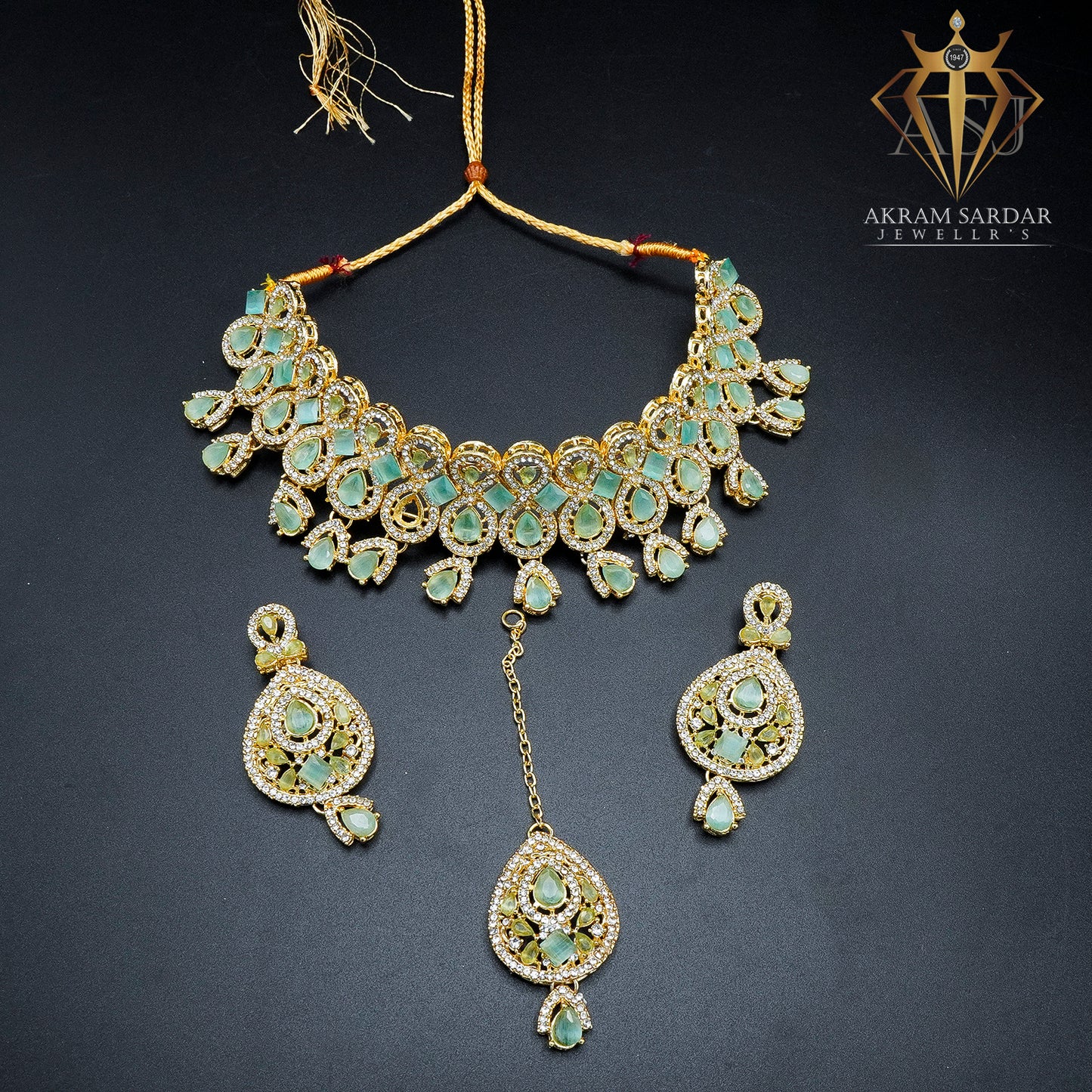 Elegant Zircon Bridal Necklace – Radiance in Every Detail