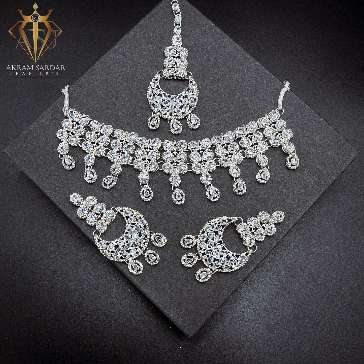 Namaer Zircon Bridal Choker Set – Sparkle with Sophistication