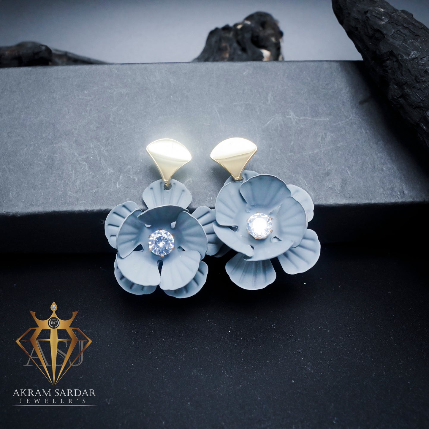Floral Charm – Elegant Ear Tops
