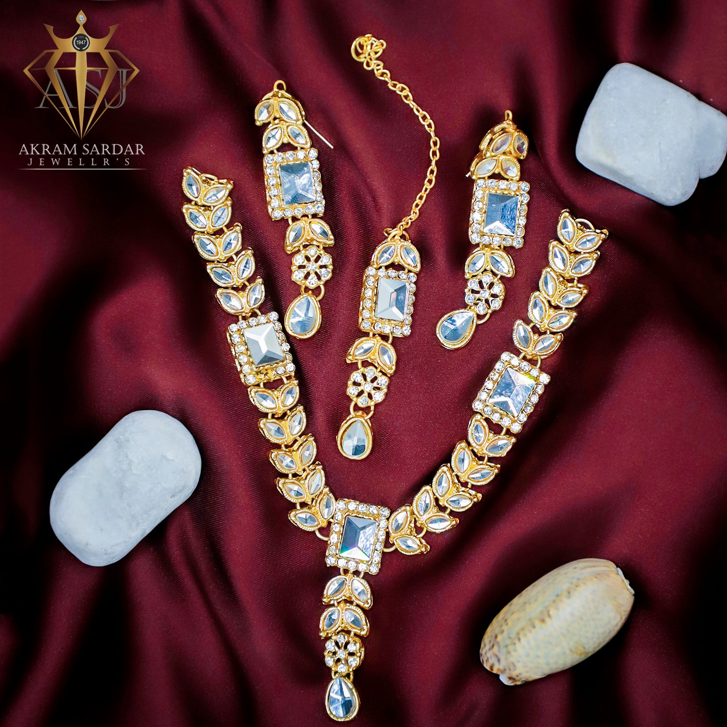 Luna Gleam Necklace Set