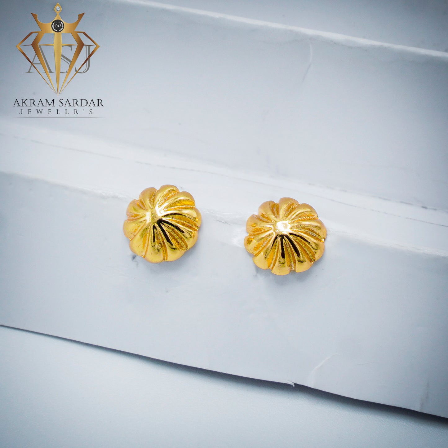 Zewar Round Tops