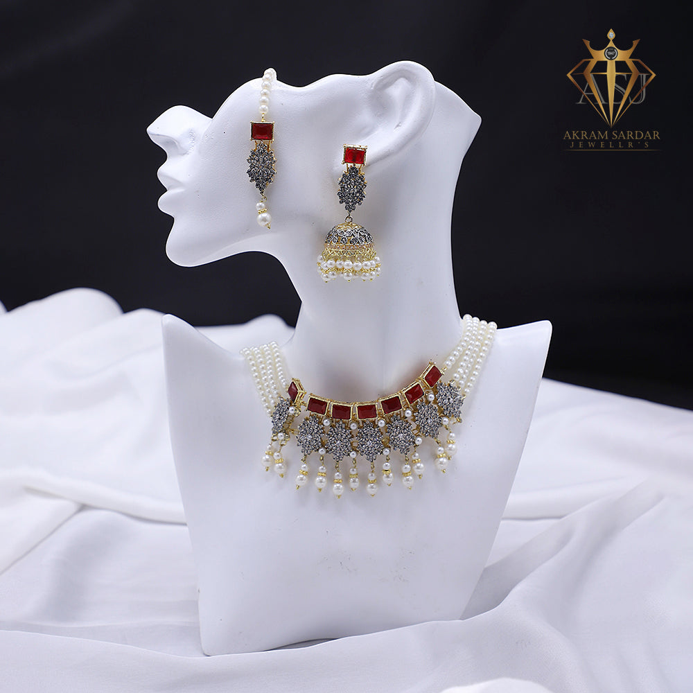 Pearl Queen Choker