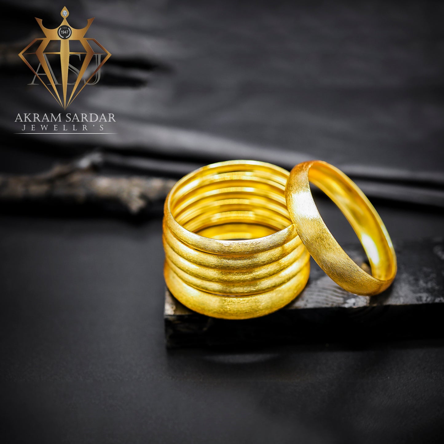 Mahira Khan Gold Mate Bangles