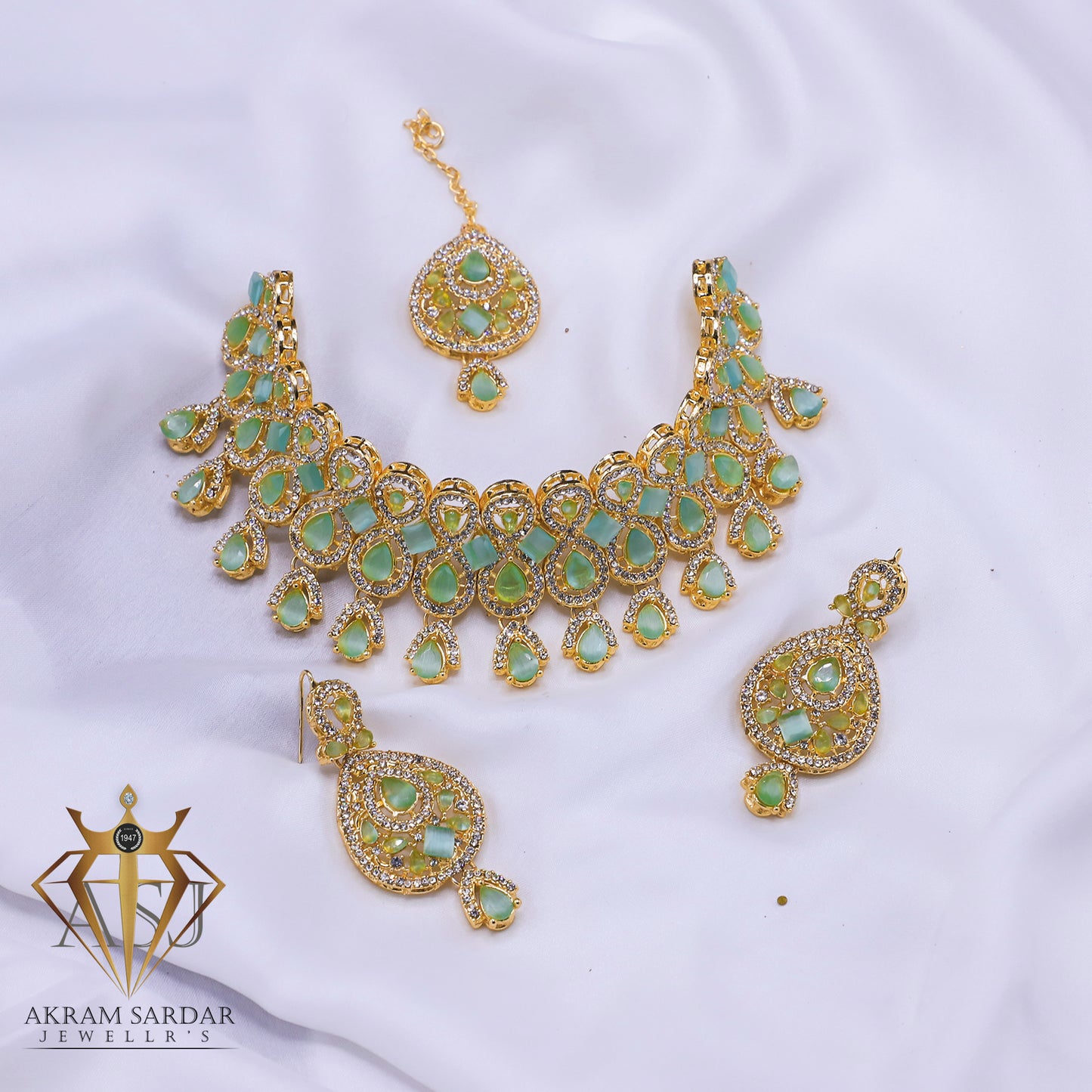 Elegant Zircon Bridal Necklace – Radiance in Every Detail