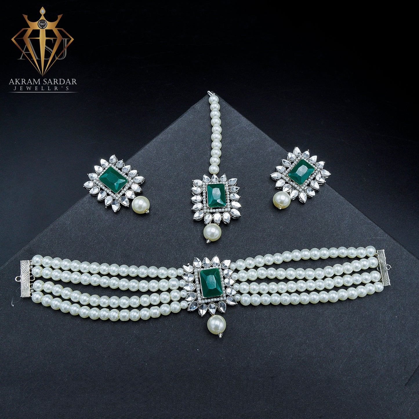 Jennifer Choker Set