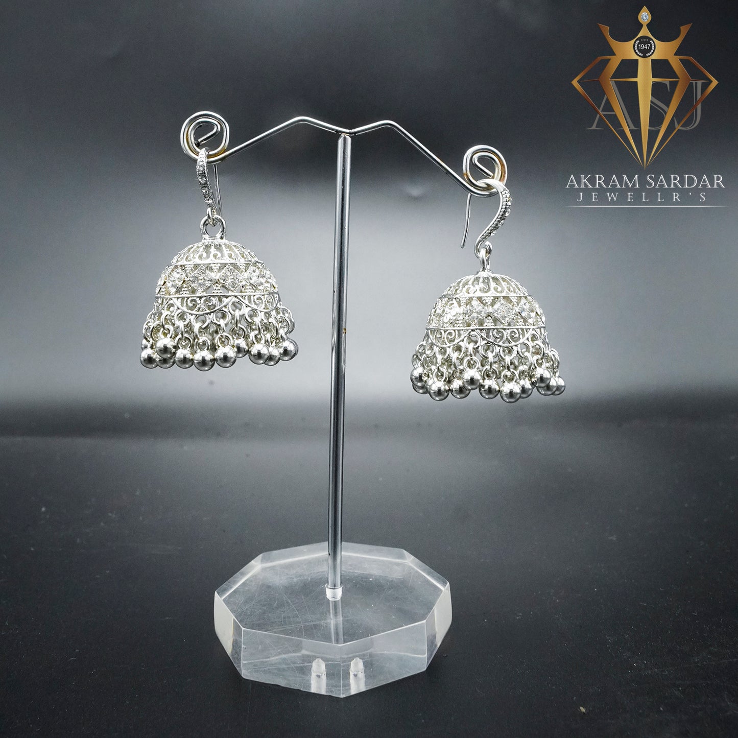 Raunaq Jhumki