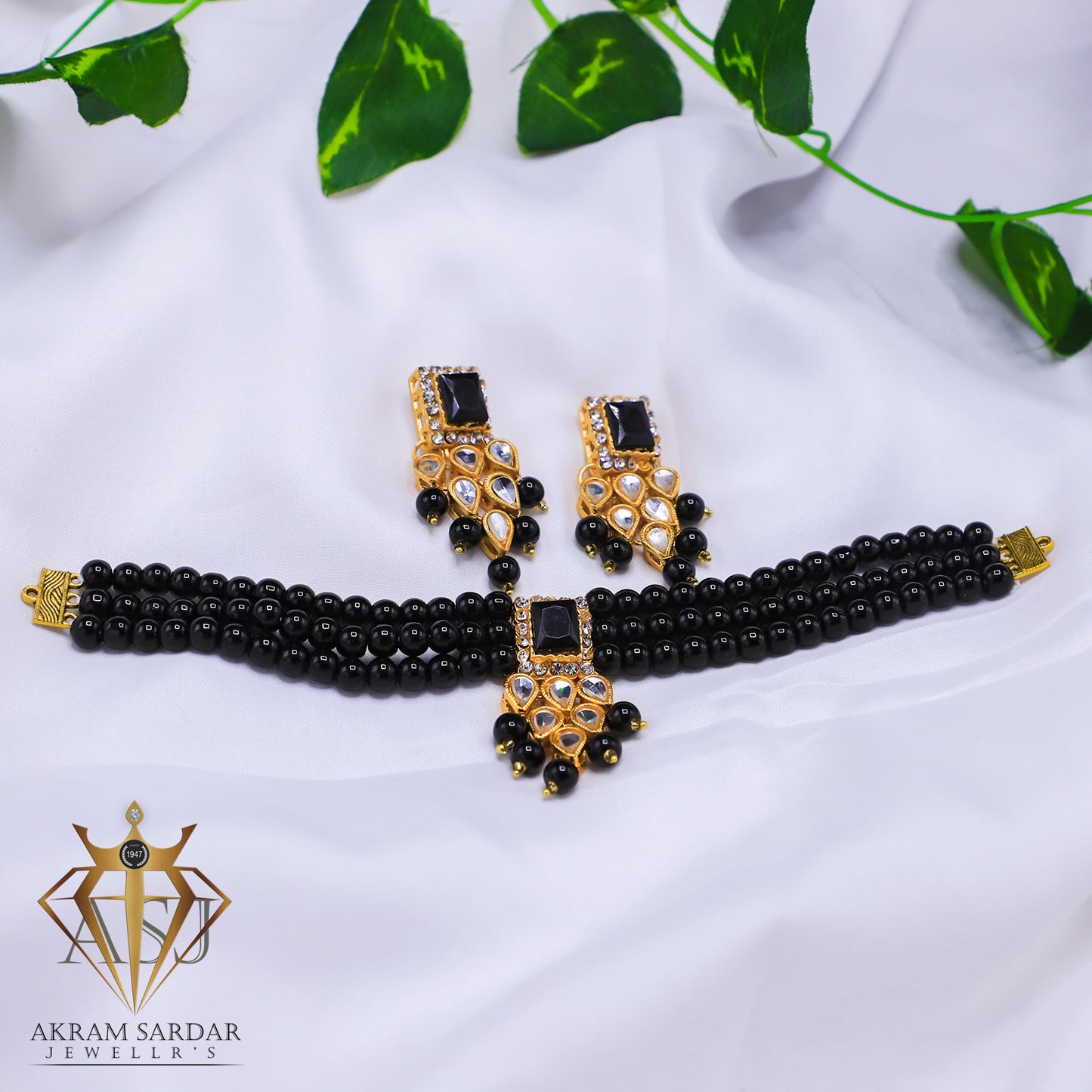 Everyday Gleam Choker Set