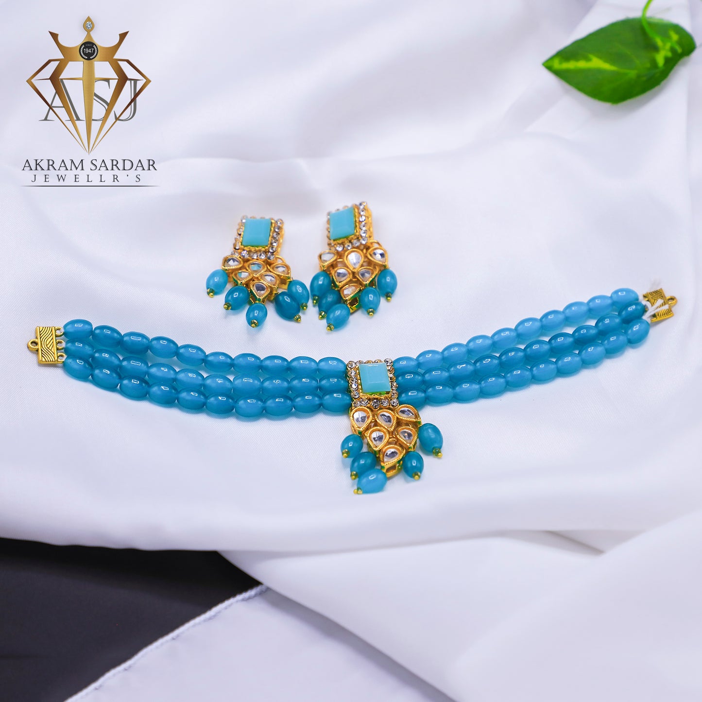 Everyday Gleam Choker Set