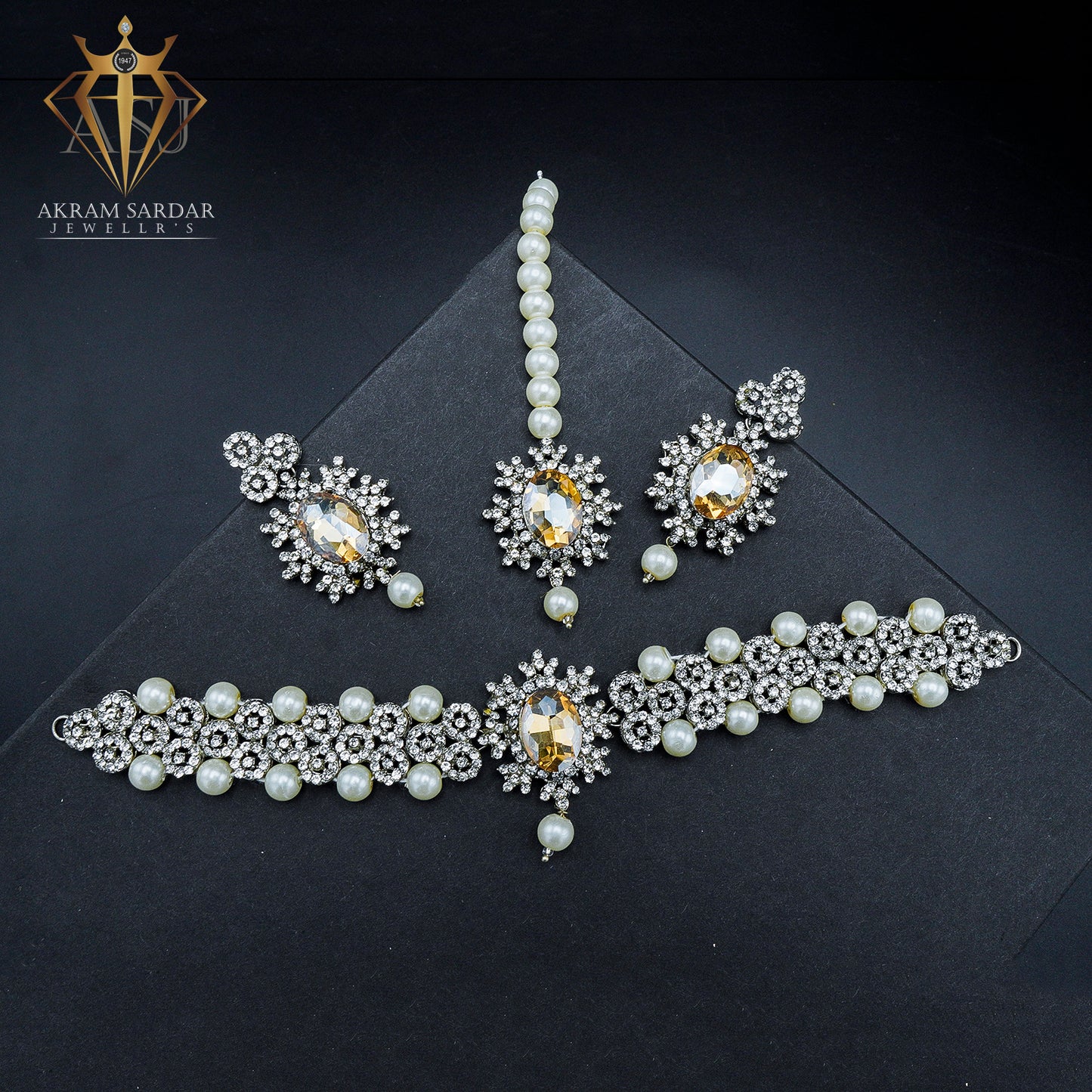 Meharbano Choker Set