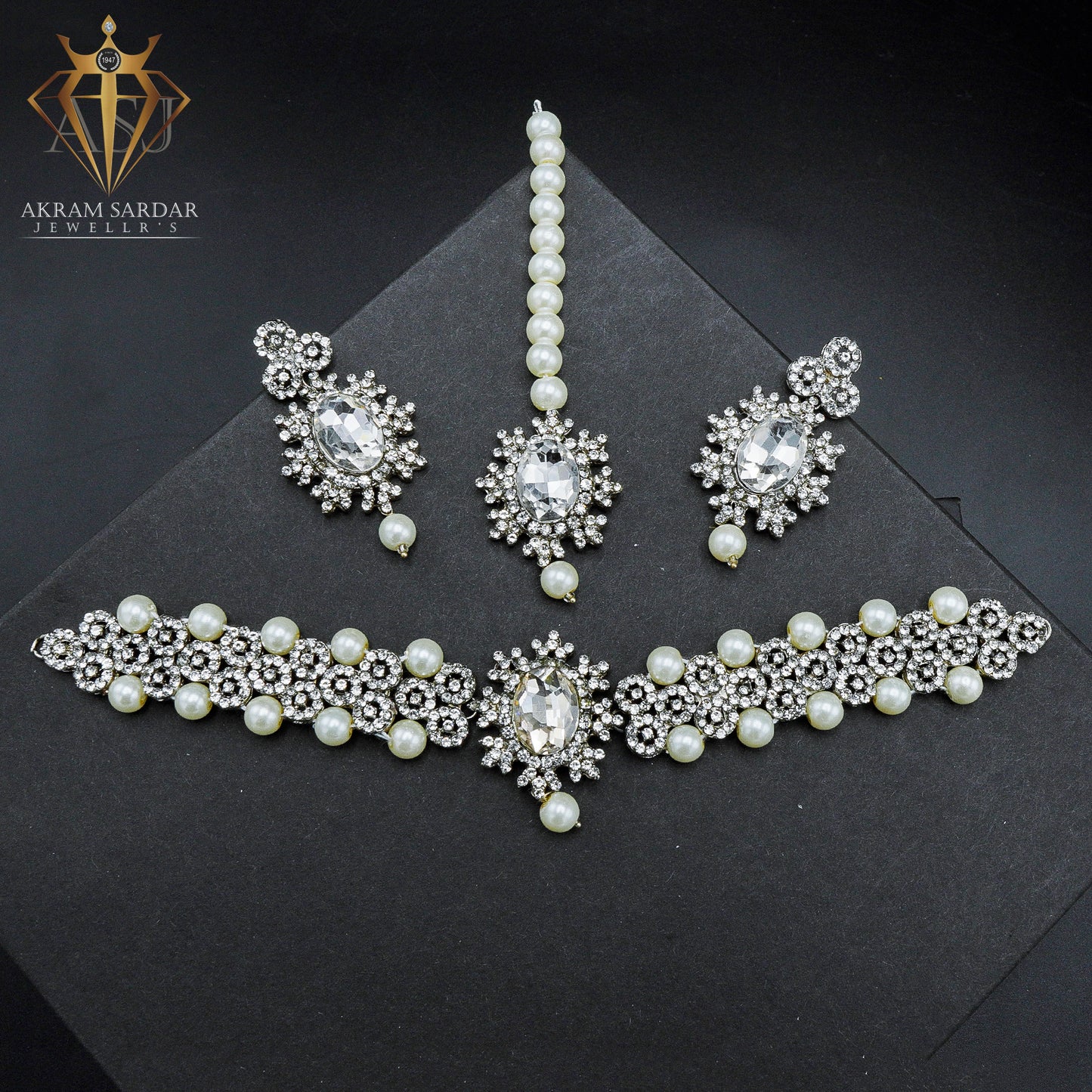 Meharbano Choker Set