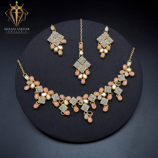 Velvet Shine Necklace