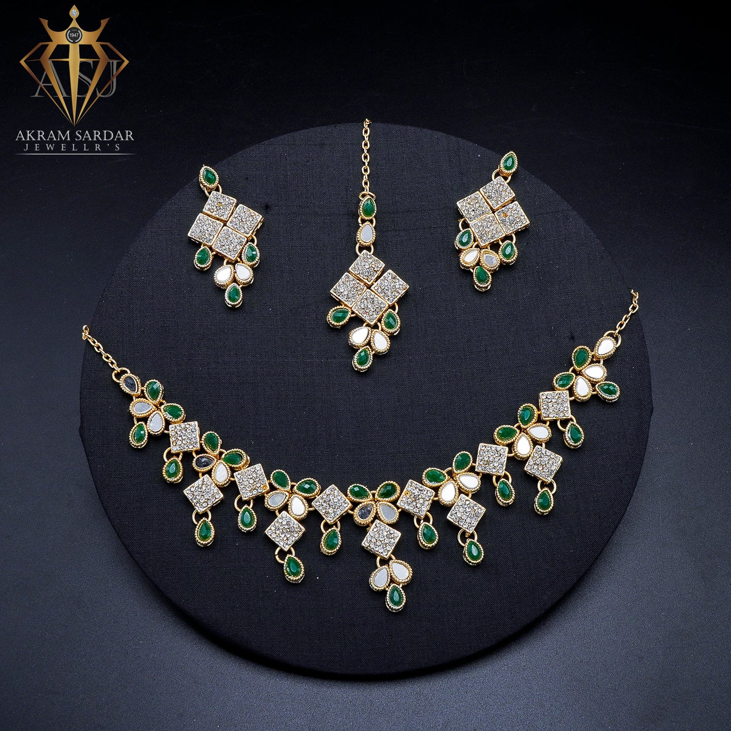 Velvet Shine Necklace