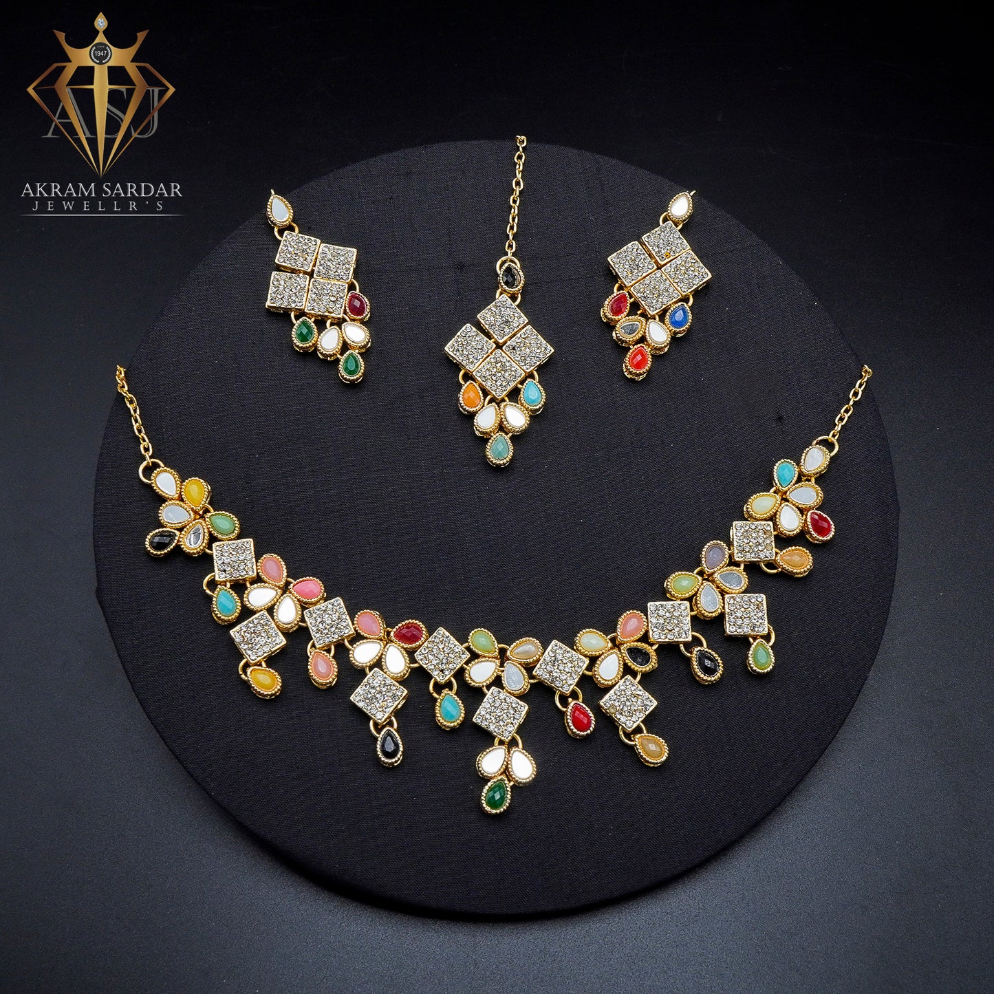 Velvet Shine Necklace