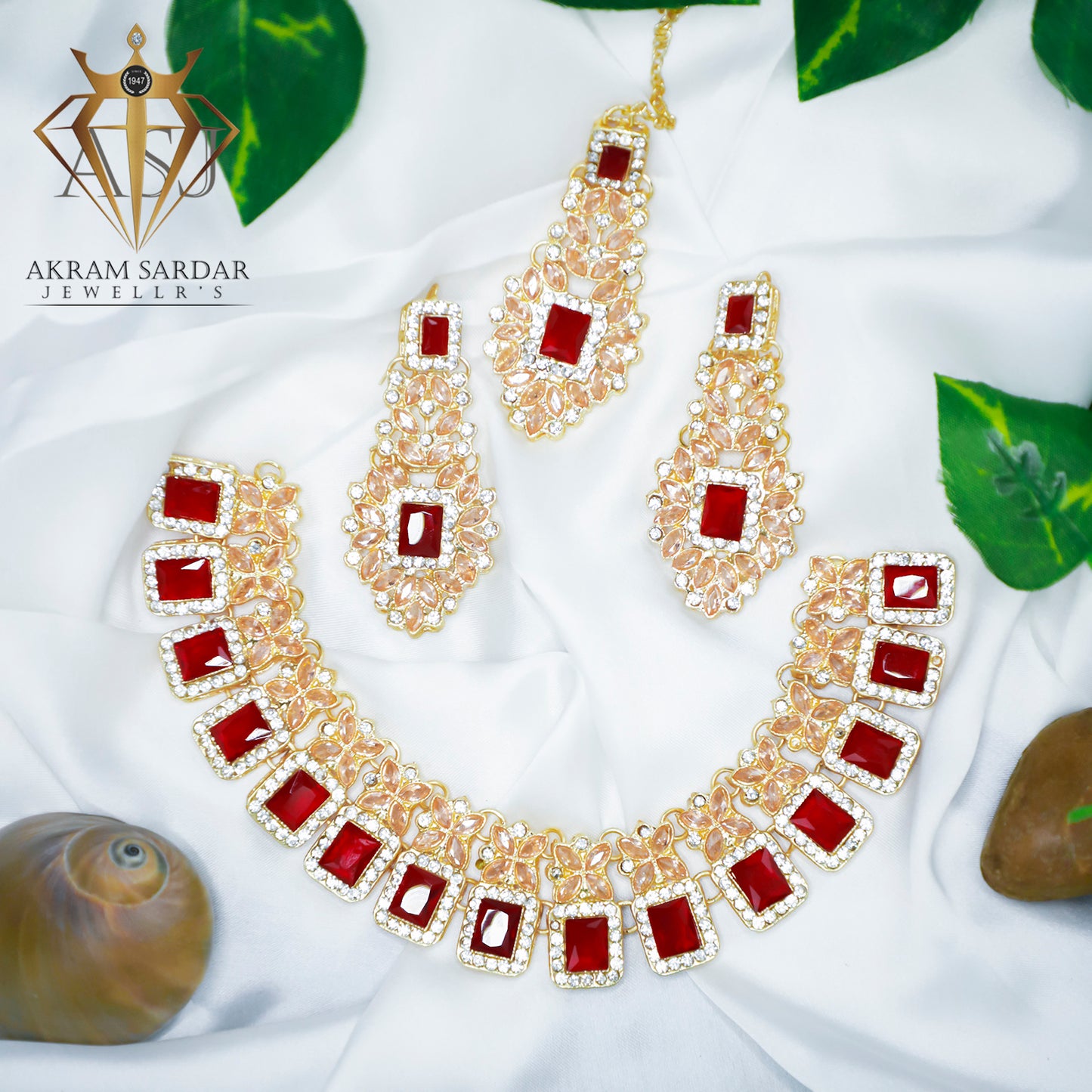 Regalia Necklace Set