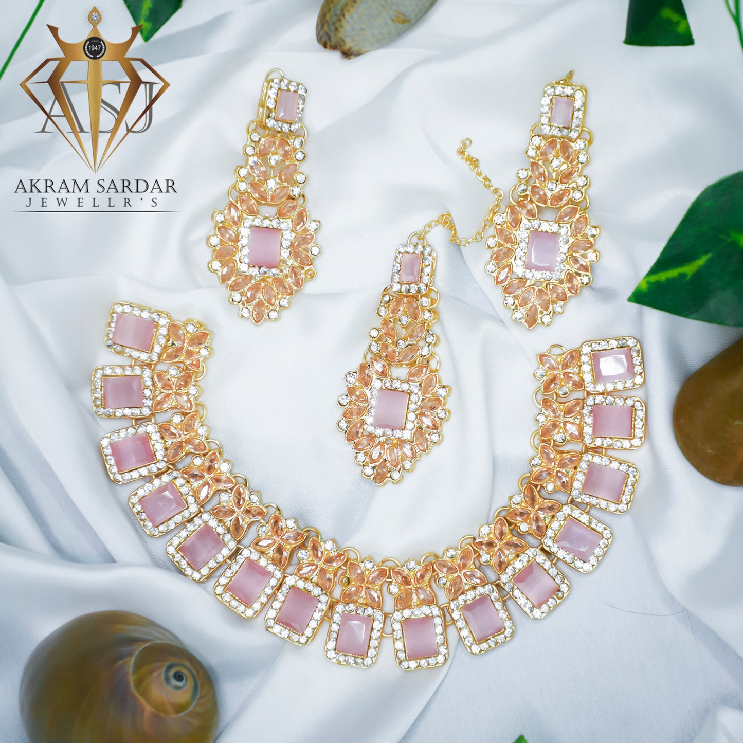 Regalia Necklace Set