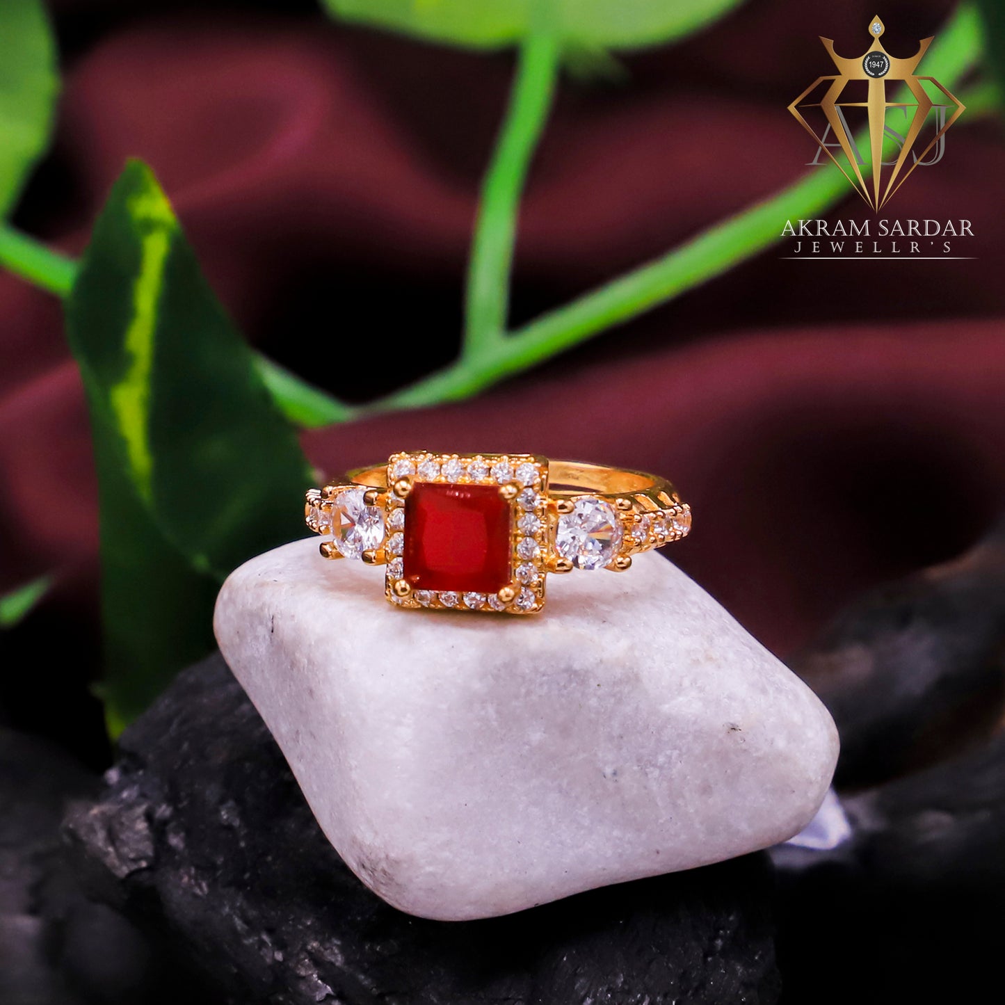 Royale Edge Ring