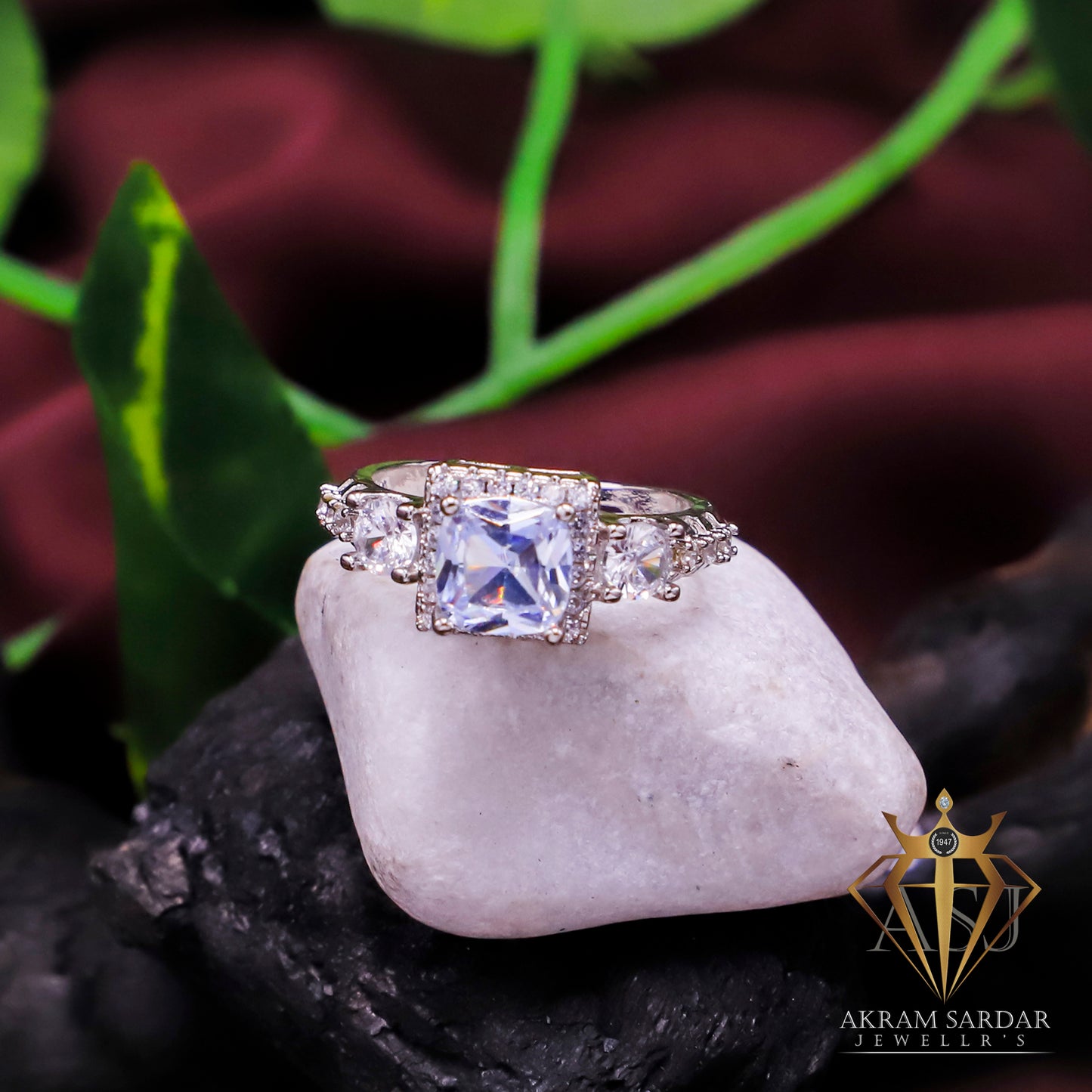 Royale Edge Ring