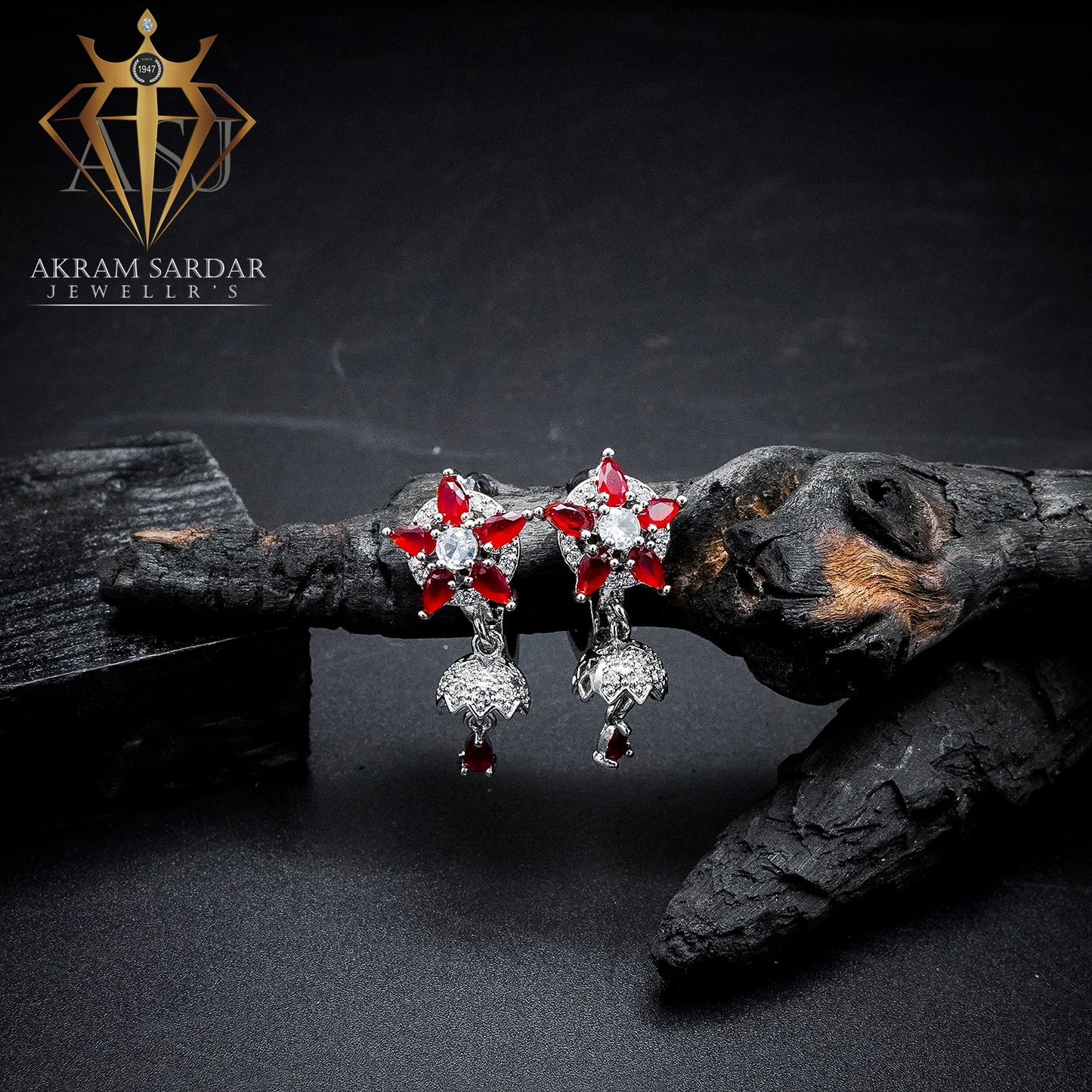 Lunara Jhumki