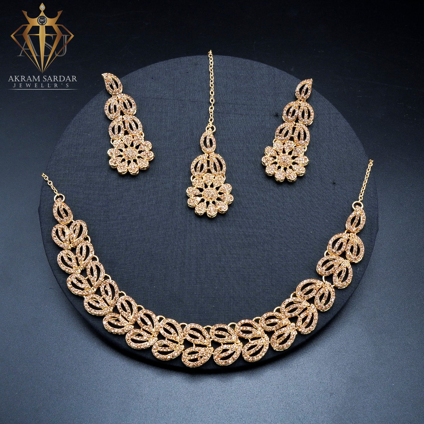 Zirconia Gleam Necklace