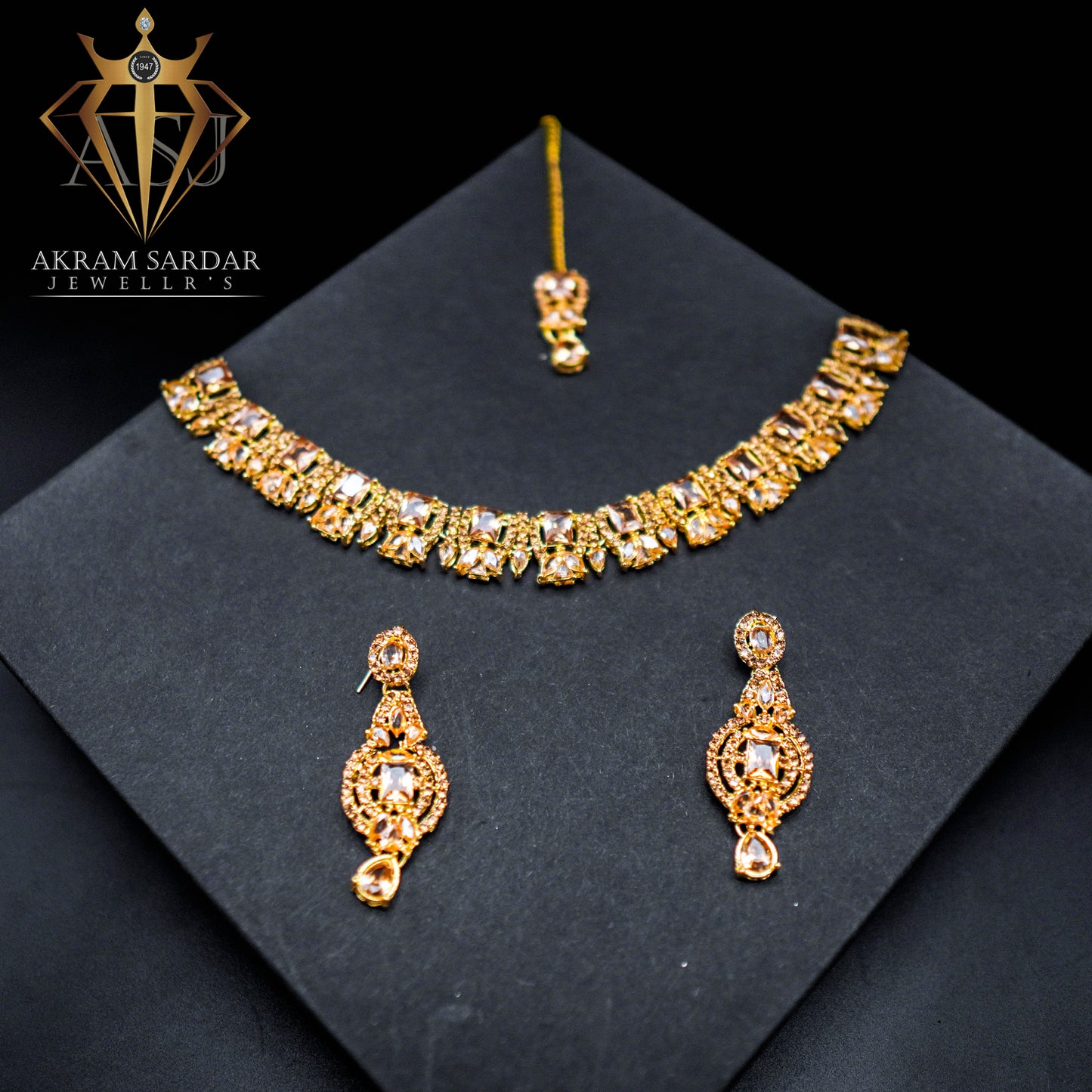 Zircon Nova Necklace
