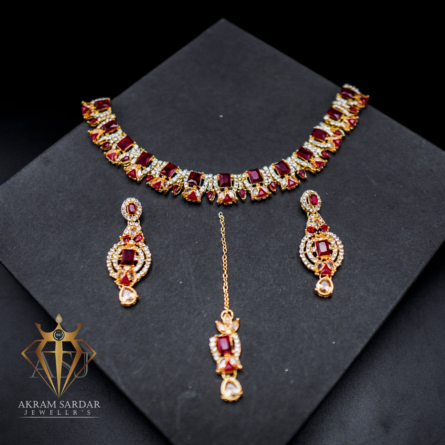 Zircon Nova Necklace