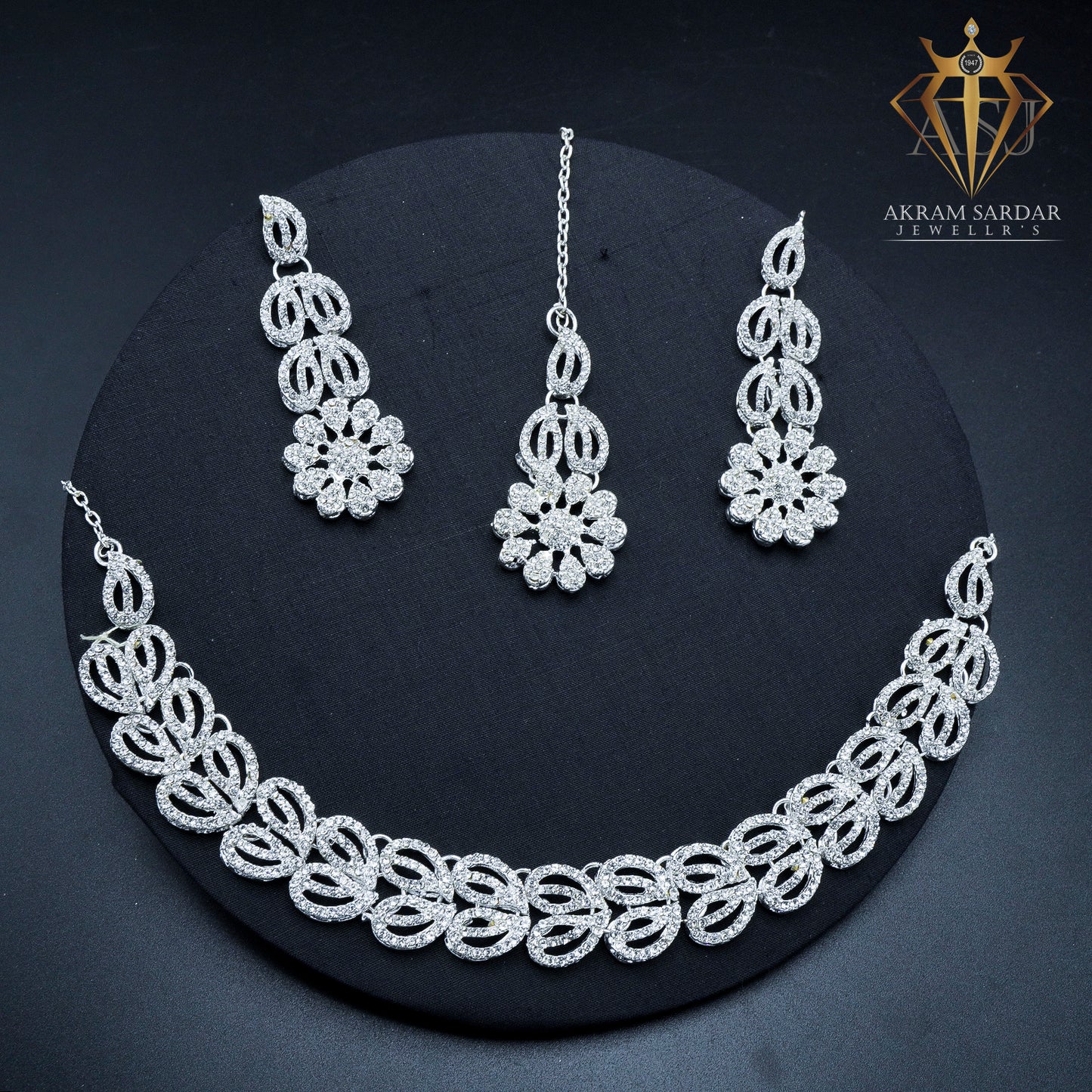 Zirconia Gleam Necklace
