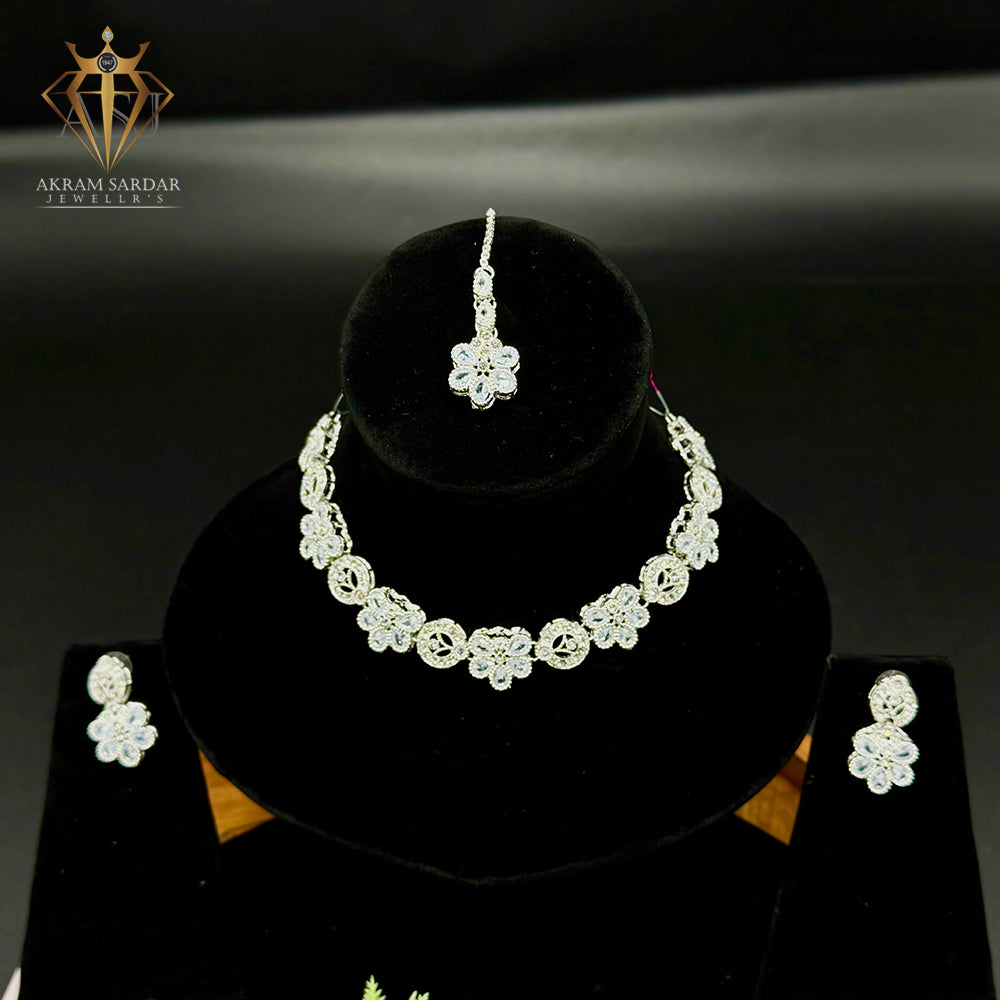 Eterna Royale Necklace