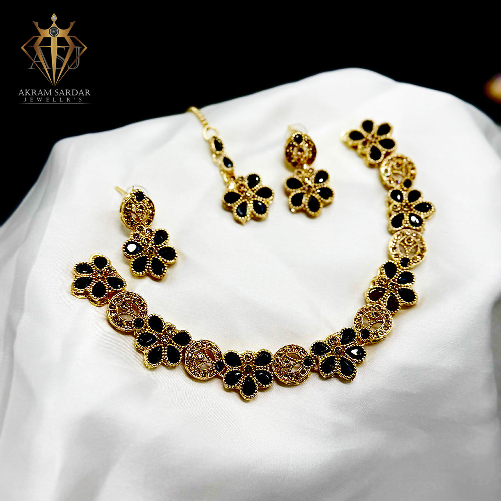 Eterna Royale Necklace