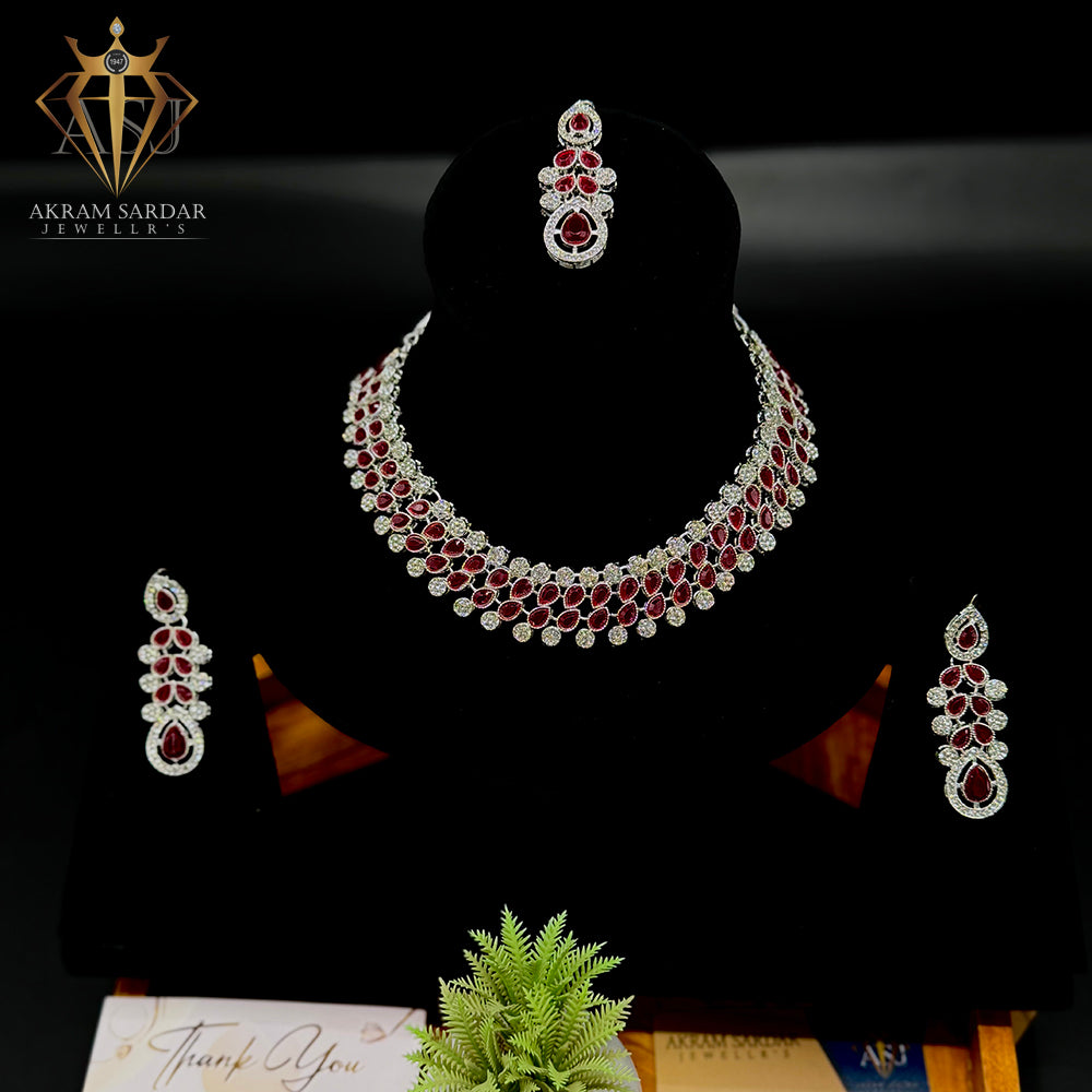 Queen’s Symphony Necklace