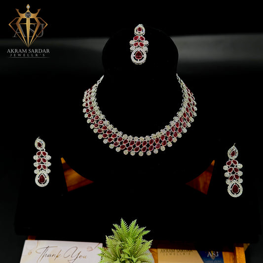 Queen’s Symphony Necklace