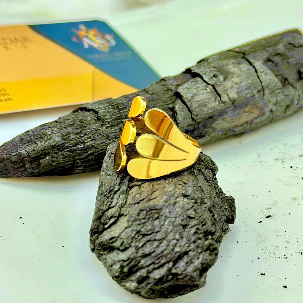 Thumb Lumora Ring
