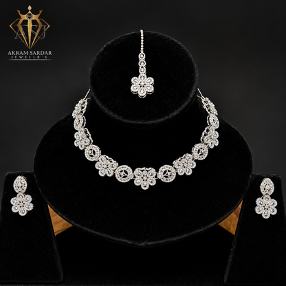 Eterna Royale Necklace