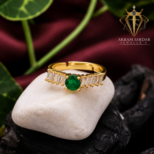 Emerald Glow Ring