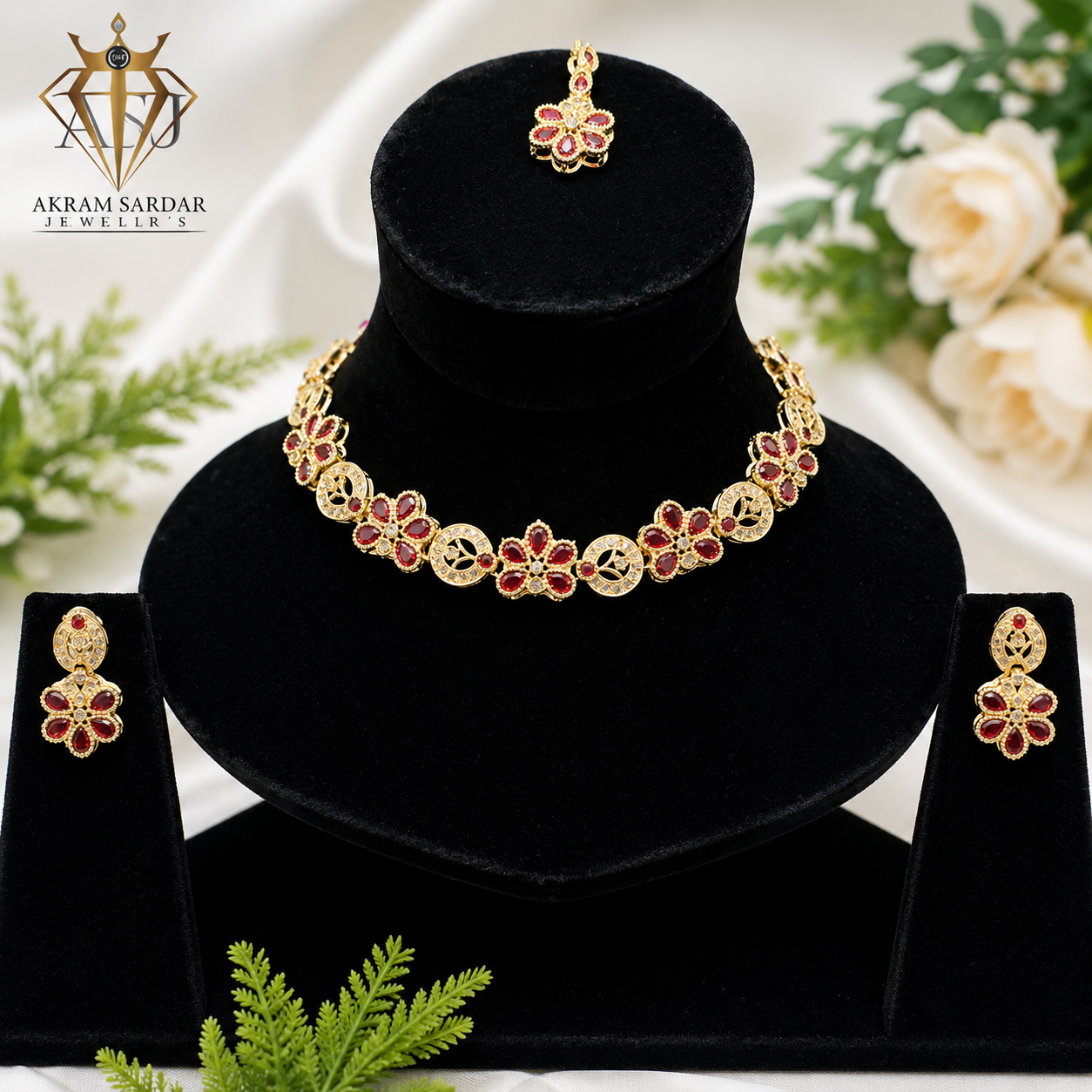 Eterna Royale Necklace