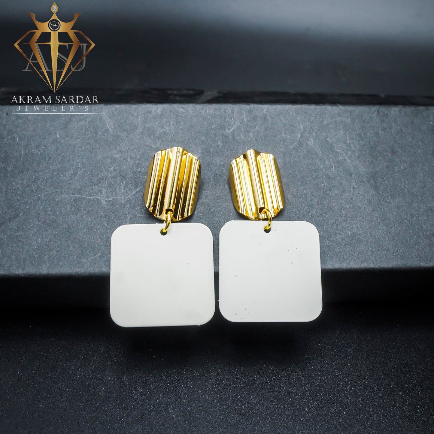 Aaira Freeform Earrings