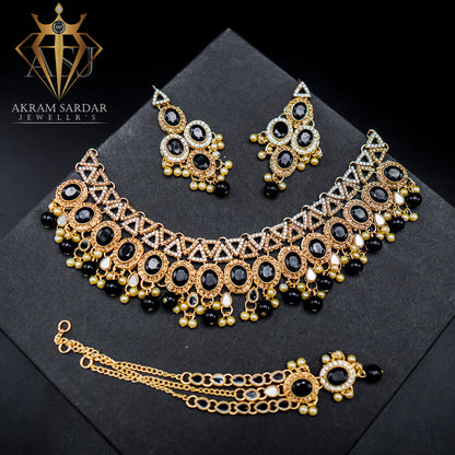 Resham Kundan Necklace Set – Where Tradition Meets Timeless Elegance