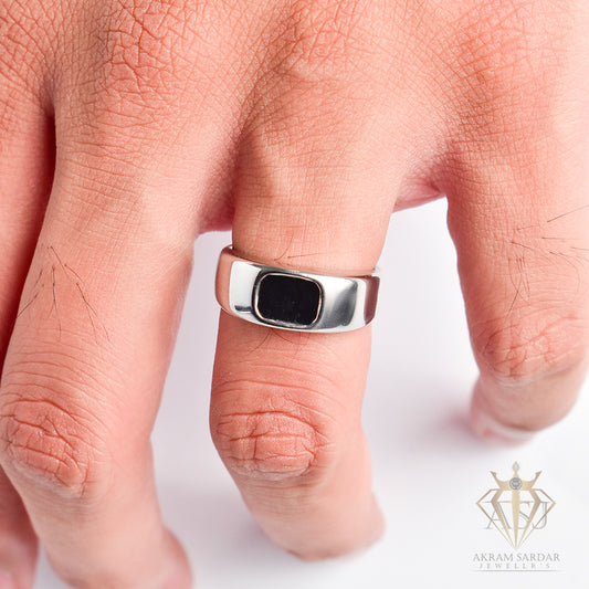 Black Cubic Ring