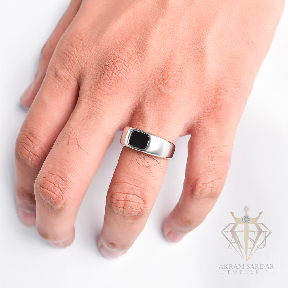 Black Cubic Ring