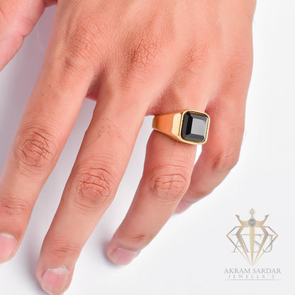 Cluster Black Stone Ring [Golden]