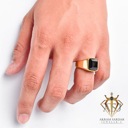 Cluster Black Stone Ring [Golden]