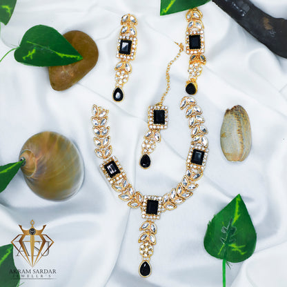 Noir Bloom Necklace Set