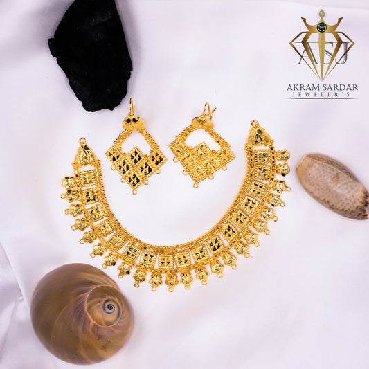 Aurelia Necklace