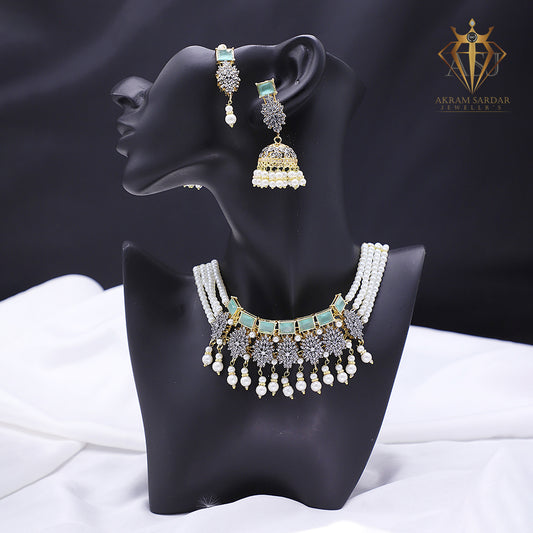 Pearl Queen Choker