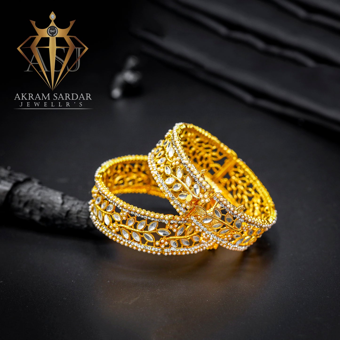 Kangan – Traditional Beauty - OPENABLE
