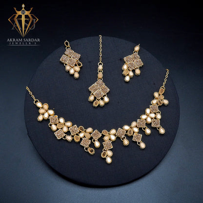 Velvet Shine Necklace