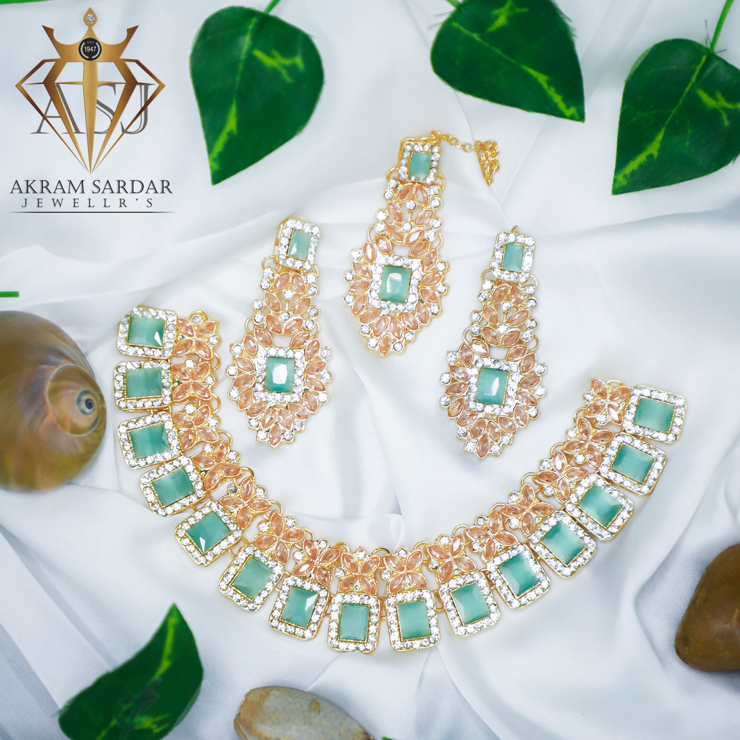 Regalia Necklace Set