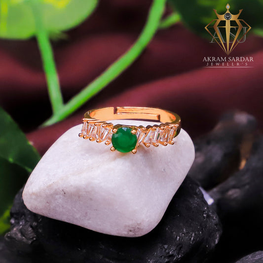 Emerald Glow Ring
